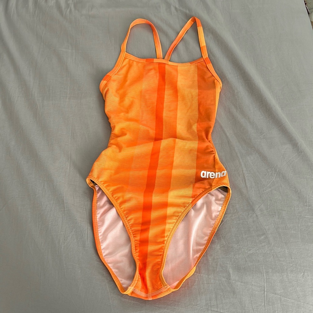 arena size 30 training suit